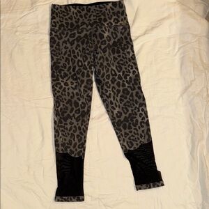 PINK Victoria's Secret Leopard Print Leggings